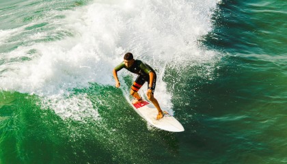 开云 kering 集团-“新都兴城垒球赛：强队争锋，谁能拔得头筹？”