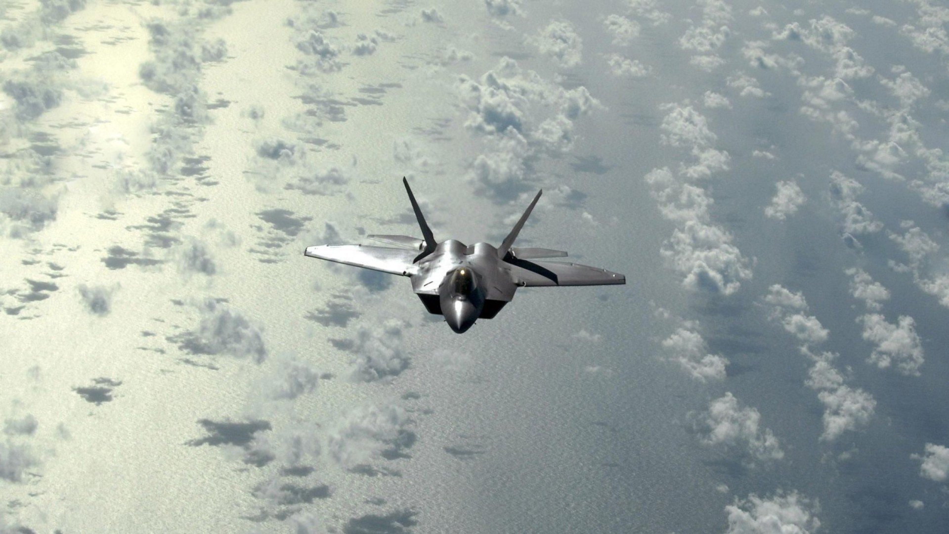 海滩瑜伽晨练,享受海风中的静谧时光,海边瑜伽体式