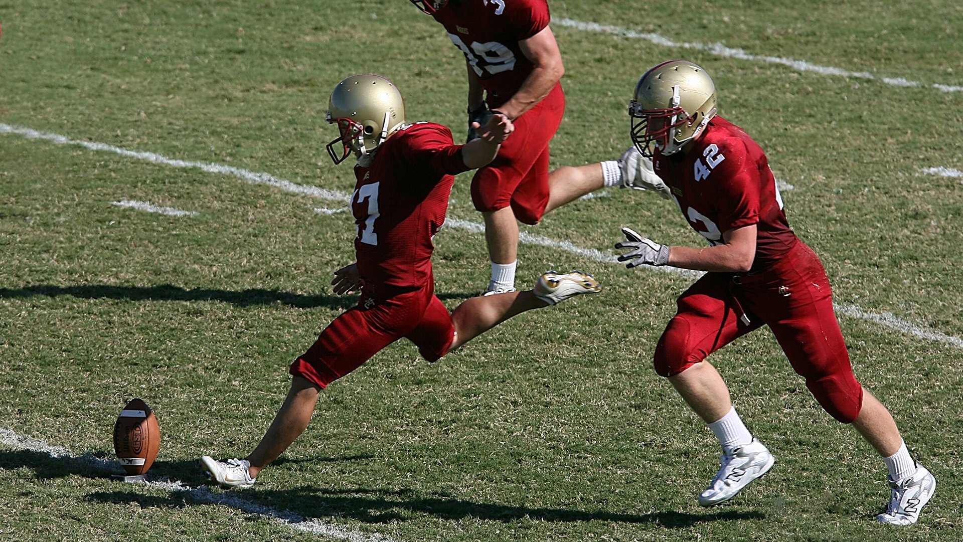 开云中国-轮滑球赛：速度技巧完美结合的表演，轮滑球战术技巧