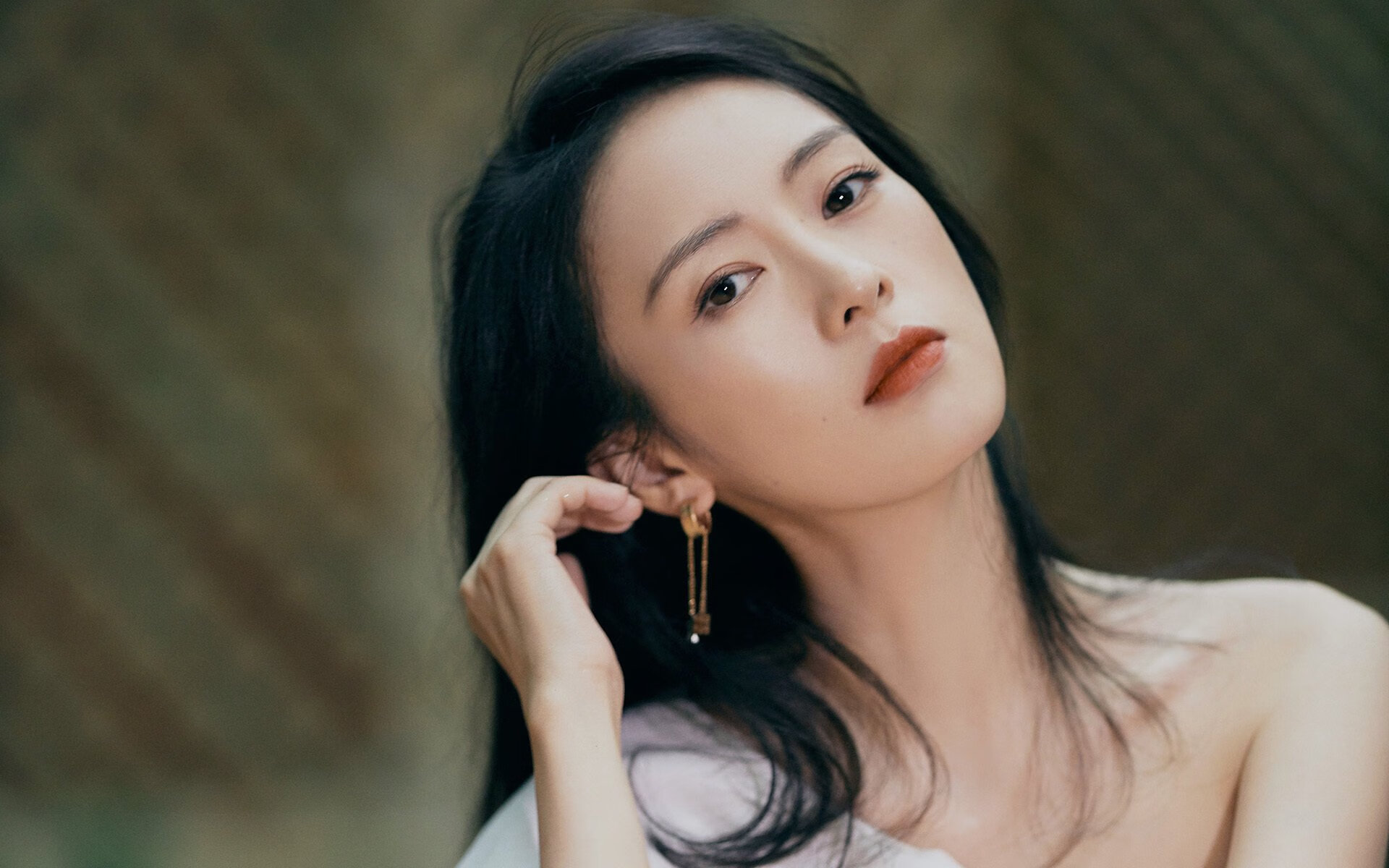 开云中国-多特蒙德客场0-1不敌奥格斯堡，遭遇赛季首败，多特蒙德的比赛