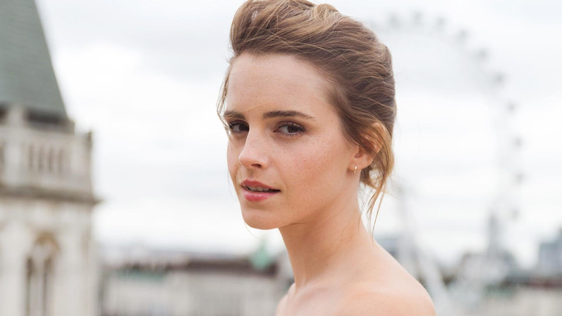 精彩强强对阵，人气爆棚现场热烈！，强强对决的意思