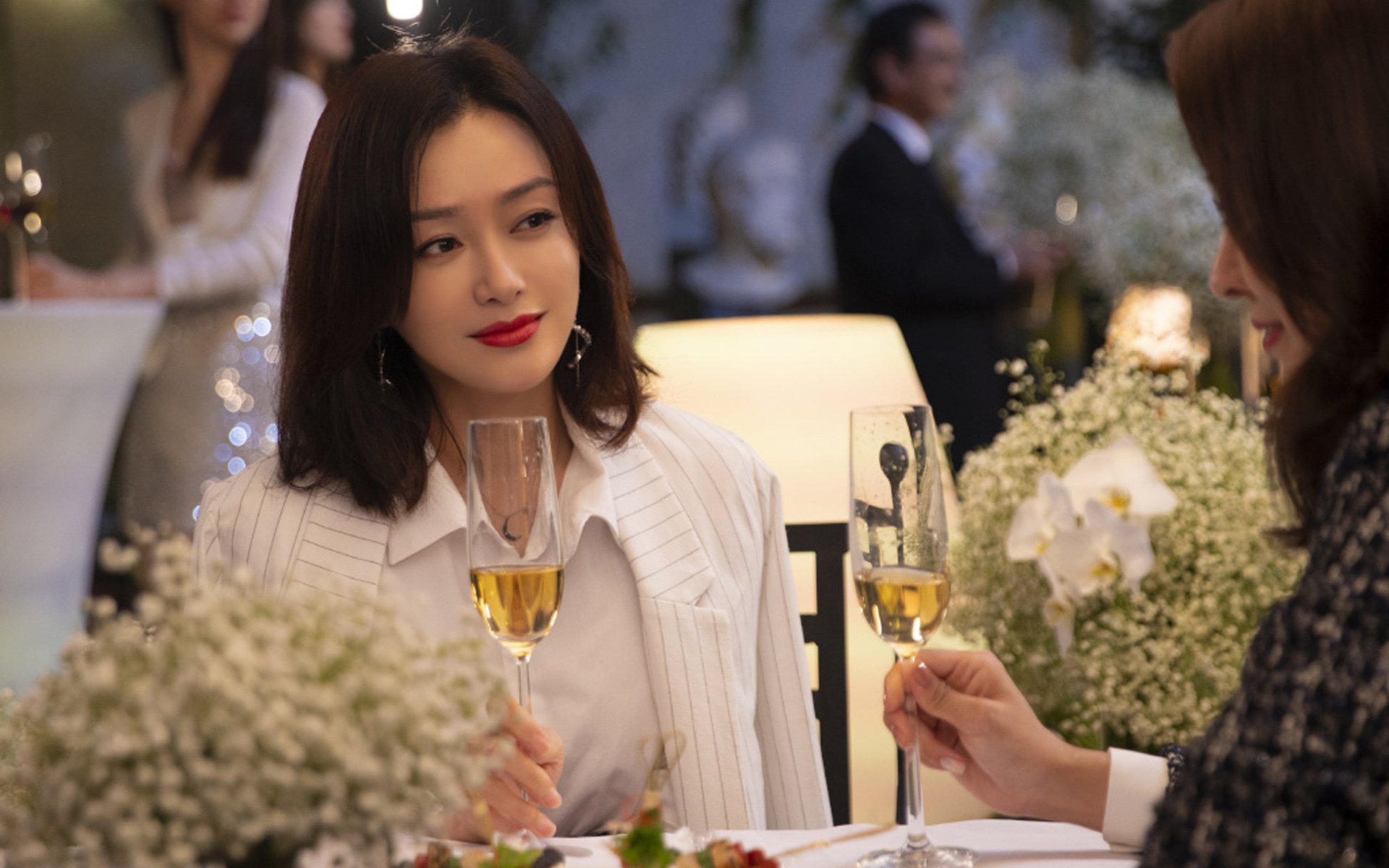 开云官方网页登录-阿斯顿维拉客场惨败，保级形势严峻，阿斯顿维拉球队